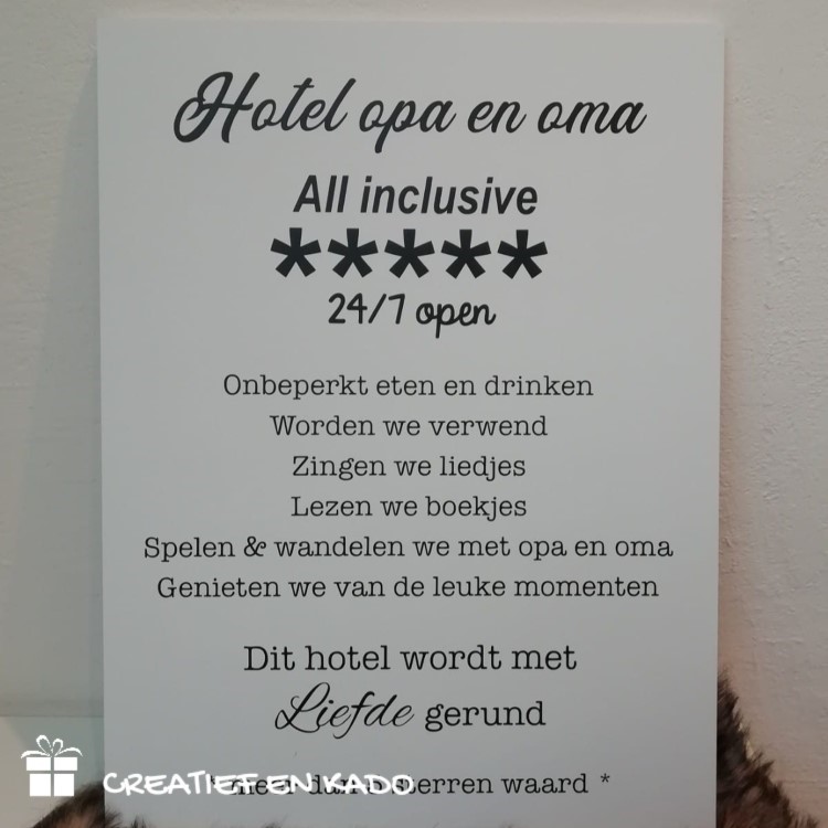 tekstbord hotel opa en oma wit