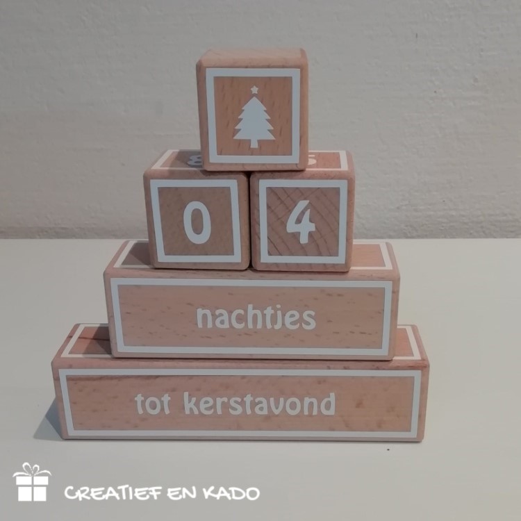 houten blokken piramide kerstavond