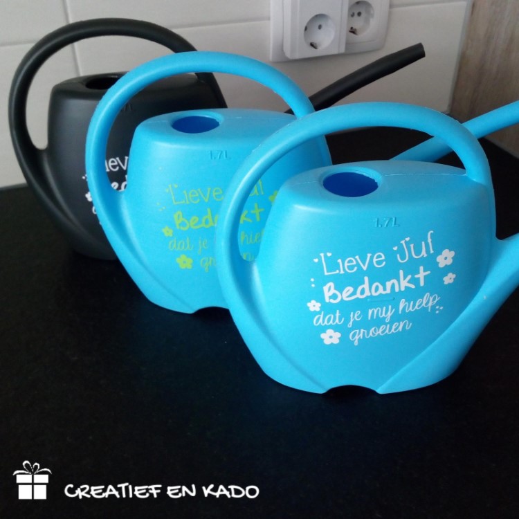 gieter blauw met tekst juf