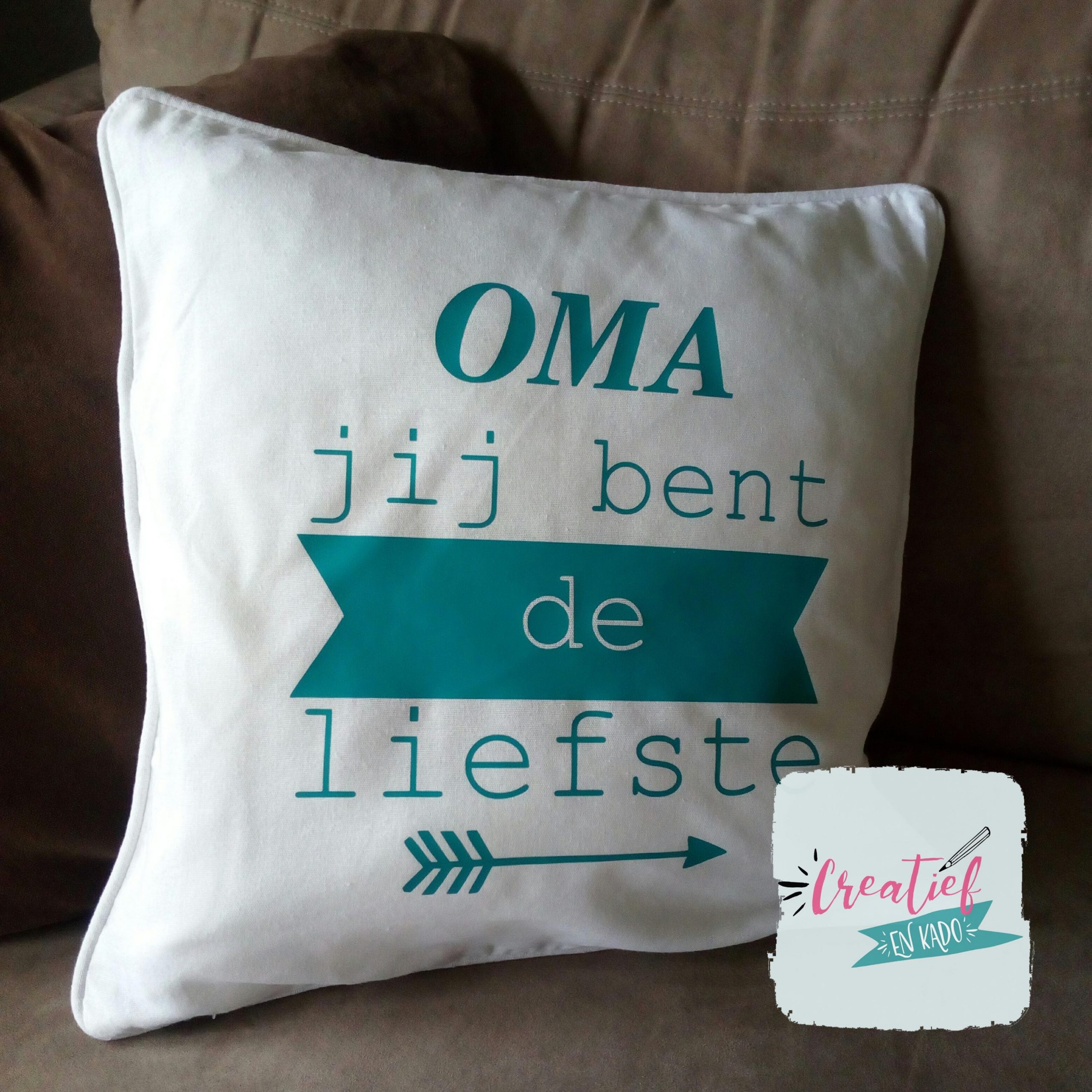 kussenhoes wit Oma jij bent de liefste