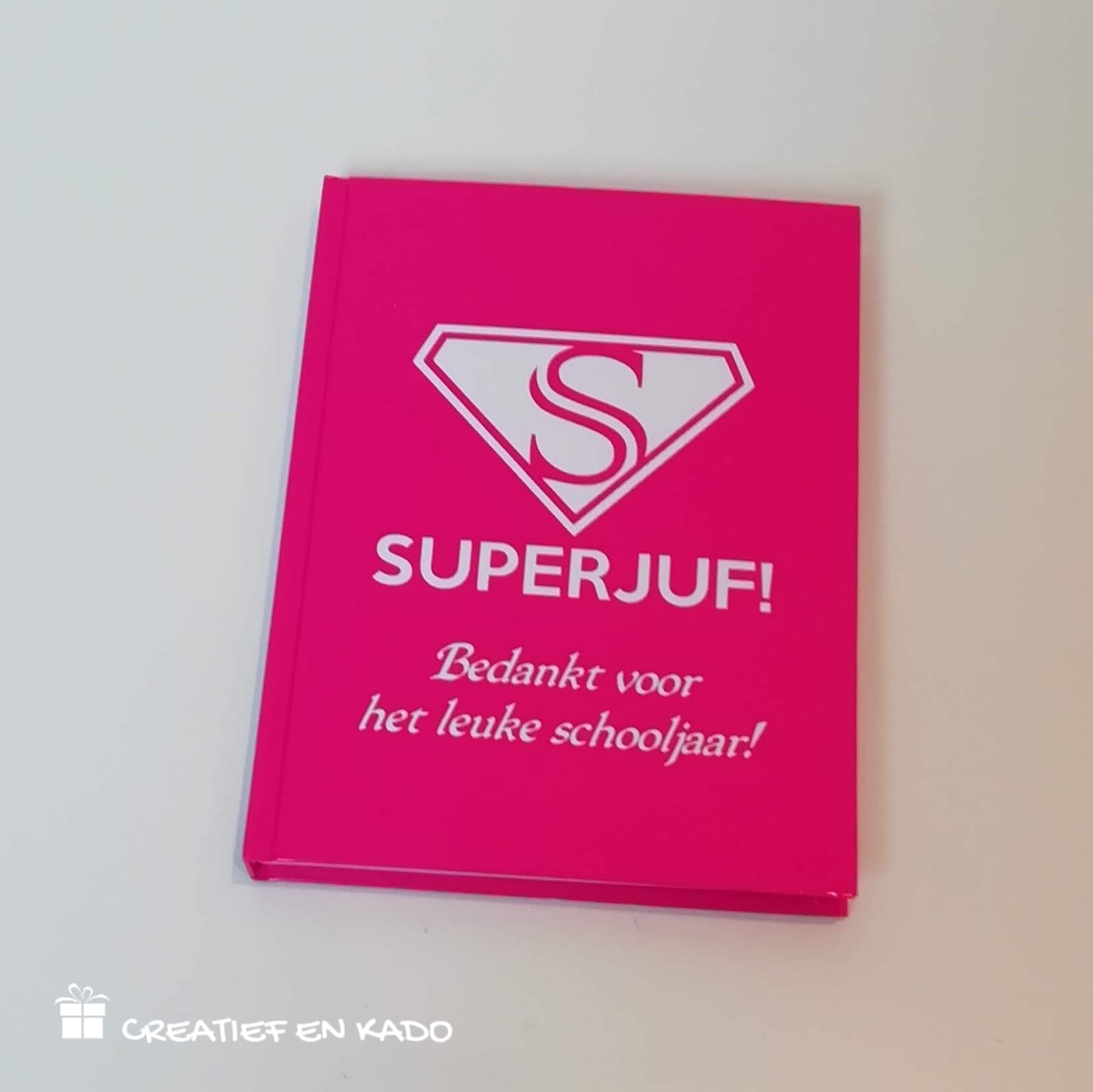 roze notitieboekje superjuf