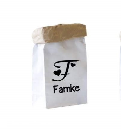 paperbag met naam en eerste letter