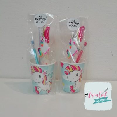 eenhoorn traktatie in beker, unicorn traktatie, meiden traktatie, complete traktatie