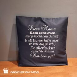 kussenhoes knuffel en een kusje, kussenhoes oma, kussenhoes grijs