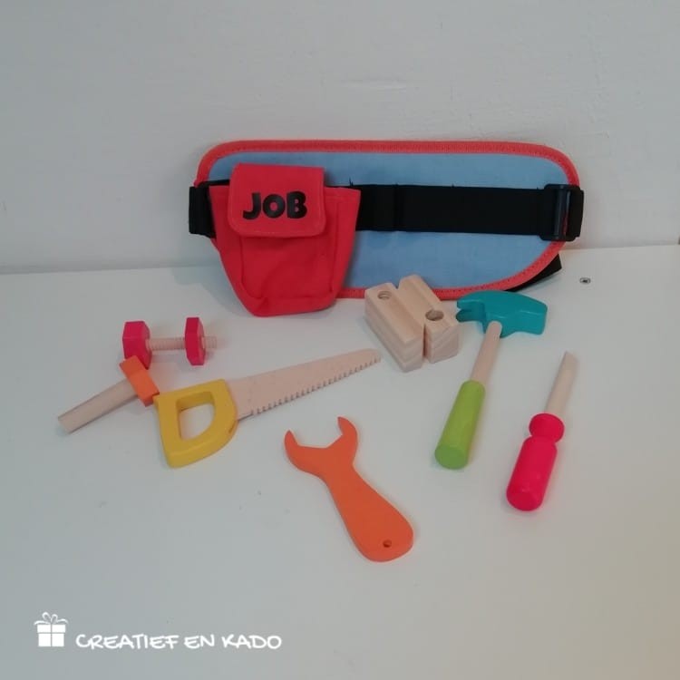 gereedschapsriem met naam, gereedschapsriem met houten gereedschap