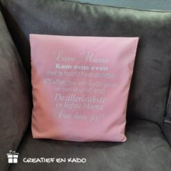 kussenhoes lieve oma versje knuffel, cadeau oma, moederdag cadeau, kussenhoes helderblauw,