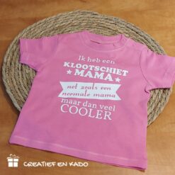 baby shirtje ik heb een klootschiet mama, shirtje klootschietmama, babyschirtje bedrukt, baby shirtje roze, ik heb een beroep mama maar dan veel cooler