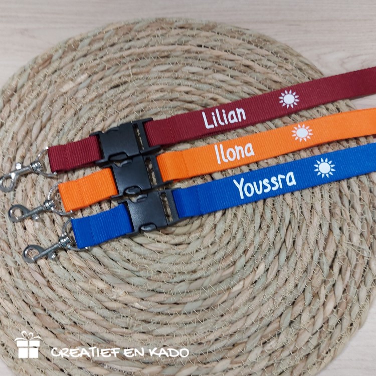 keycord met naam, keycord bordeaux, neklint met naam, lanyard met naam,