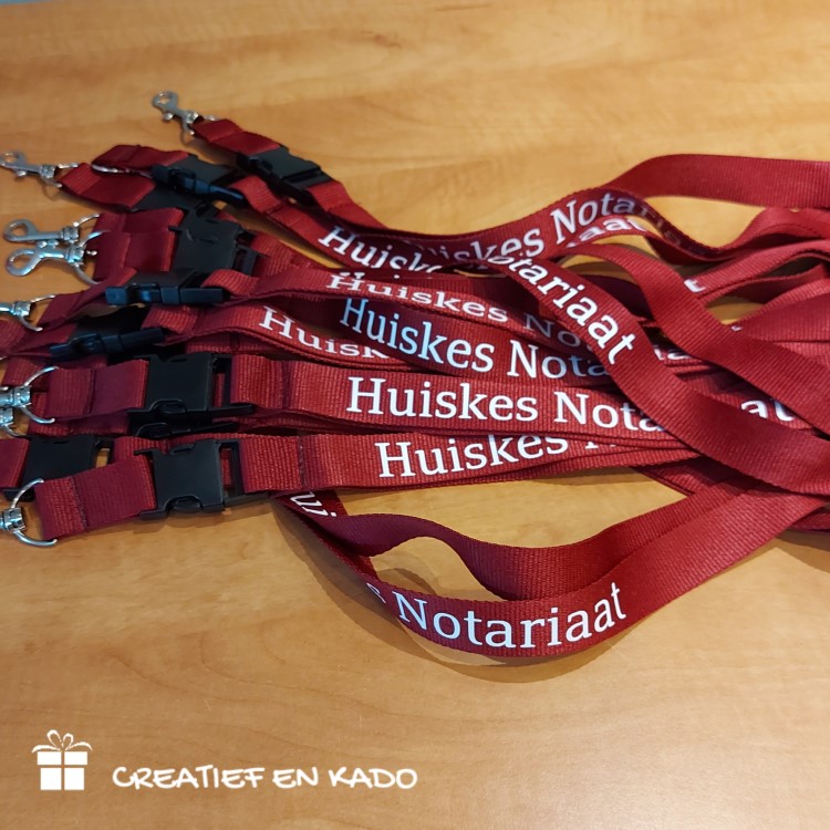 keycord met naam, keycord bordeaux, neklint met naam, lanyard met naam