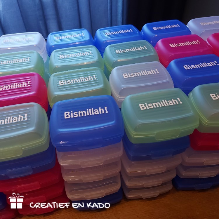 traktatie box met naam, traktatie box bismillah, naam traktatie, gezond trakteren
