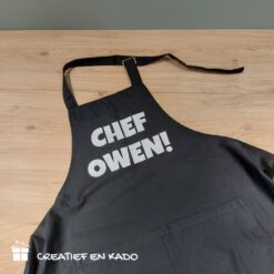 keukenschort chef hans, keukenschort rood, keukenschort met naam