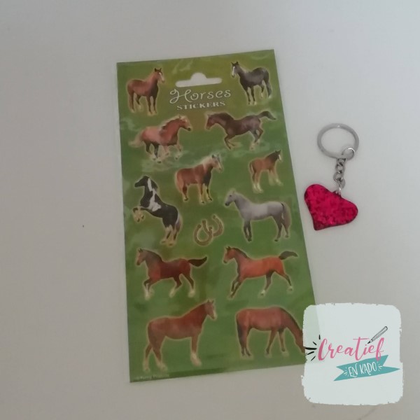 paarden stickervel hartje traktatie, paarden traktatie, meiden traktatie, dieren traktatie