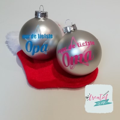 kerstbal liefste oma, kerstbal liefste opa, kerstbal zilver bedrukt