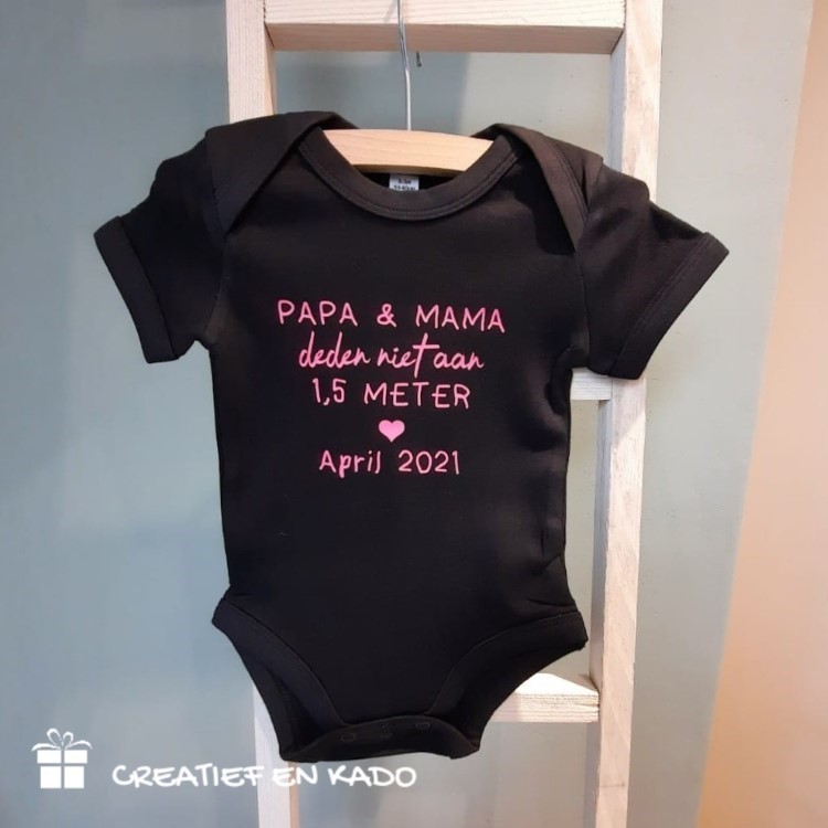 romper bedrukt corona, romper papa & mama deden niet aan 1,5 meter, cadeau baby, cadeau babyshower, kraam cadeau corona