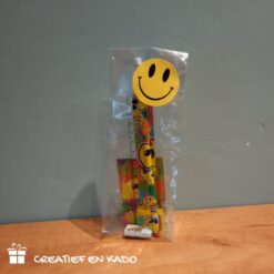 smiley traktatie, complete traktatie, schrijfset traktatie, tekenset traktatie.