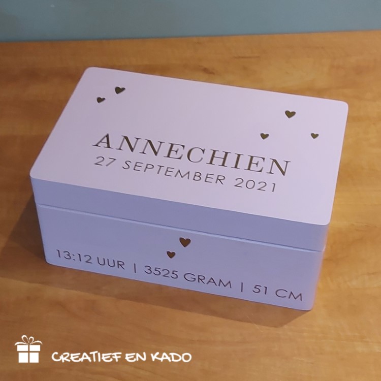 houten kadokist geboorte met naam, kraamkado met naam, geboortekado met naam, kadokist roze, Annechien