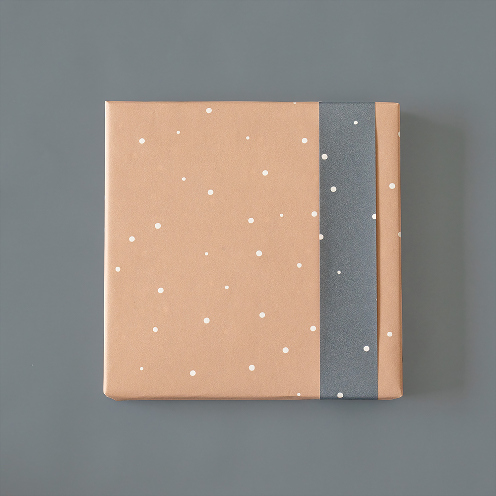 cadeau papier little dot roze, inpakpapier little dot, kado baby verpakken, inpakken
