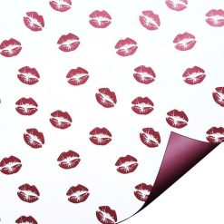 cadeau papier kiss me tender, kado papier kiss me tender, inpakpapier kiss me tender, inpakken, cadeau papier kusjes
