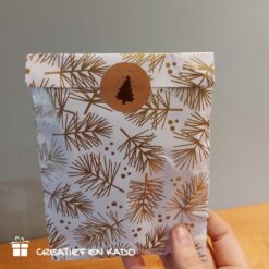 kadozakje pine gold, papieren cadeau zakje kerst