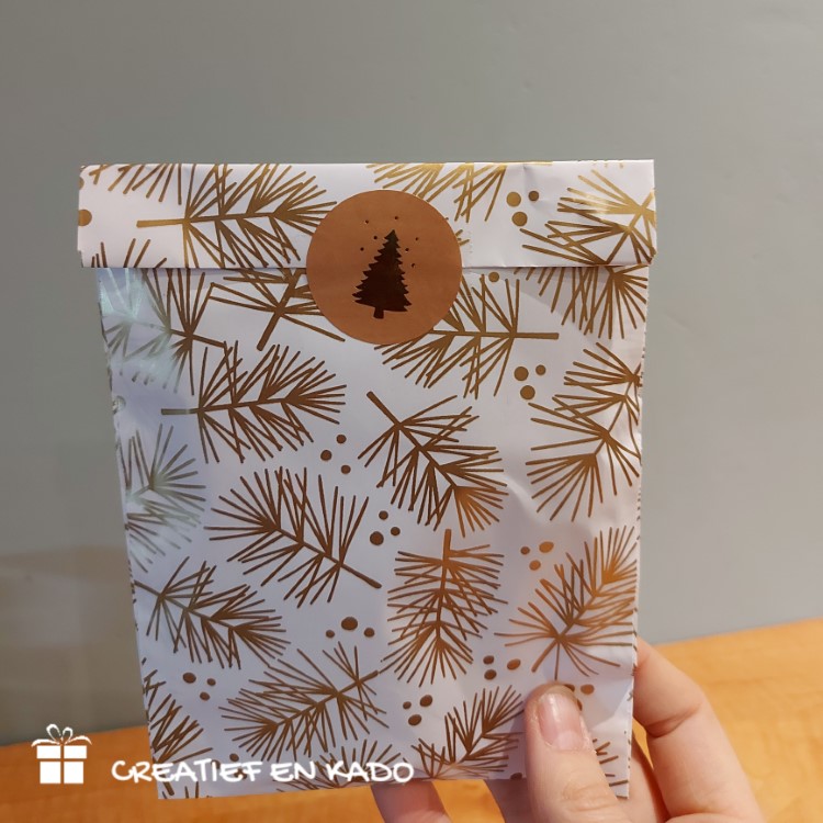 kadozakje pine gold, papieren cadeau zakje kerst