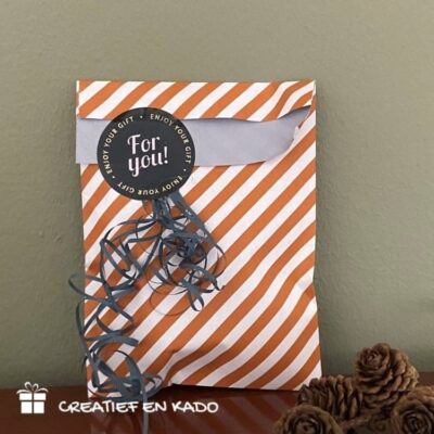 kadozakje stripe diagonal, inpakken, kadosticker for you, inpakinspiratie, printje van de week