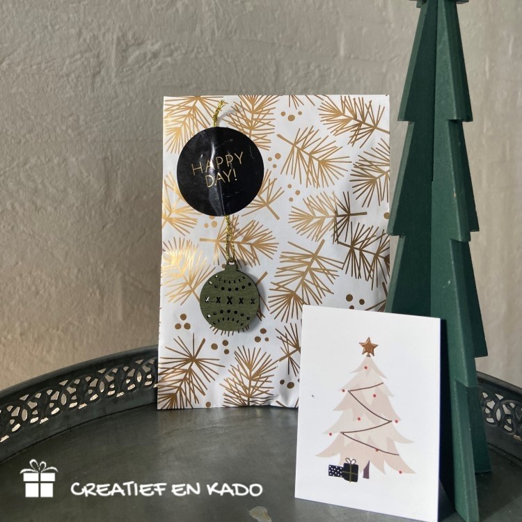 kadozakje pine gold, inpakken, inpakken kerstmis, inpakinspiratie, kadosticker