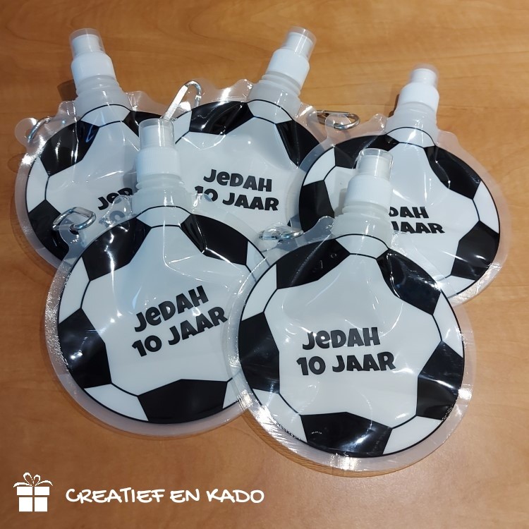 opvouwbare waterfles met naam, voetbal bidon met naam, bidon flexibel