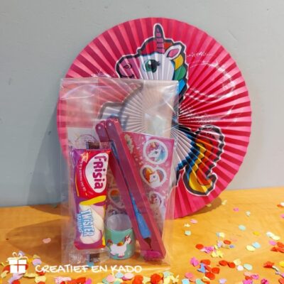 eenhoorn stickervel waaier traktatie, complete traktatie, traktatie idee, meisjes traktatie