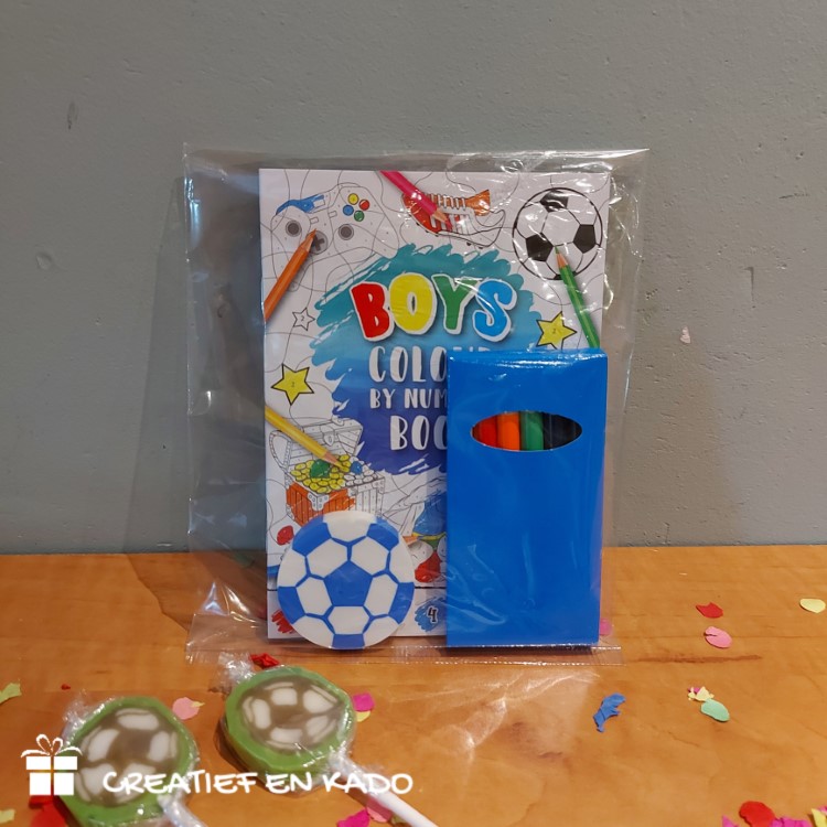jongens kleurboekje traktatie, complete traktatie, traktatie idee, trakteren