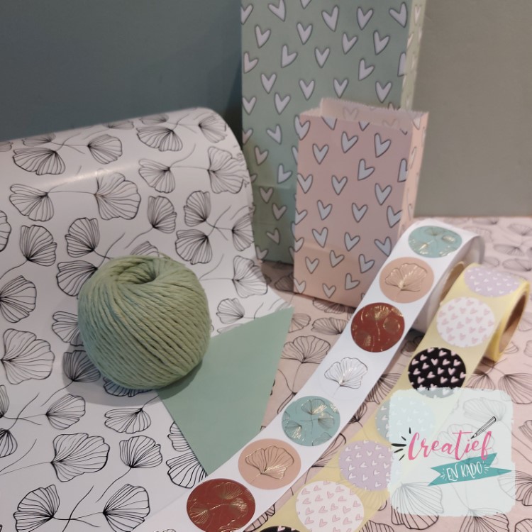 kadopapier celebrate nature, vloeipapier celebrate, kadostickrs, sluitstickers, katoenkoord macrame mint,