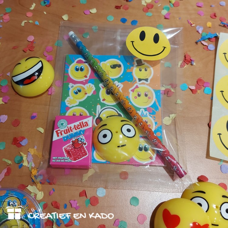 leuke smiley stickervel traktatie om te trakteren op school