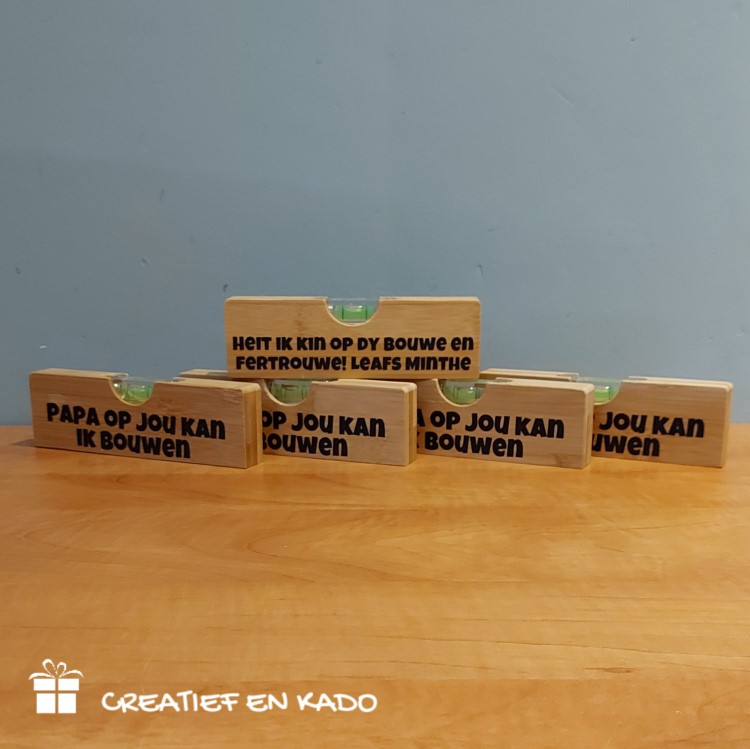 houten waterpas flesopener, kado voor hem, kado man, waterpas kado, flesopener kado, kado Vaderdag