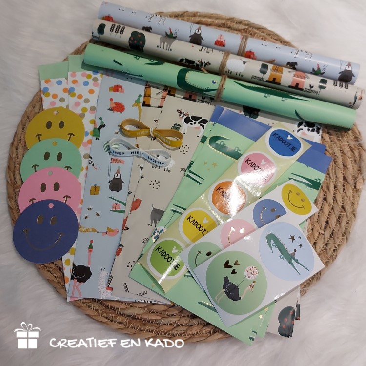 inpakset verjaardag jongen, inpakken, inpakpapier, kadozakje, kadostickers