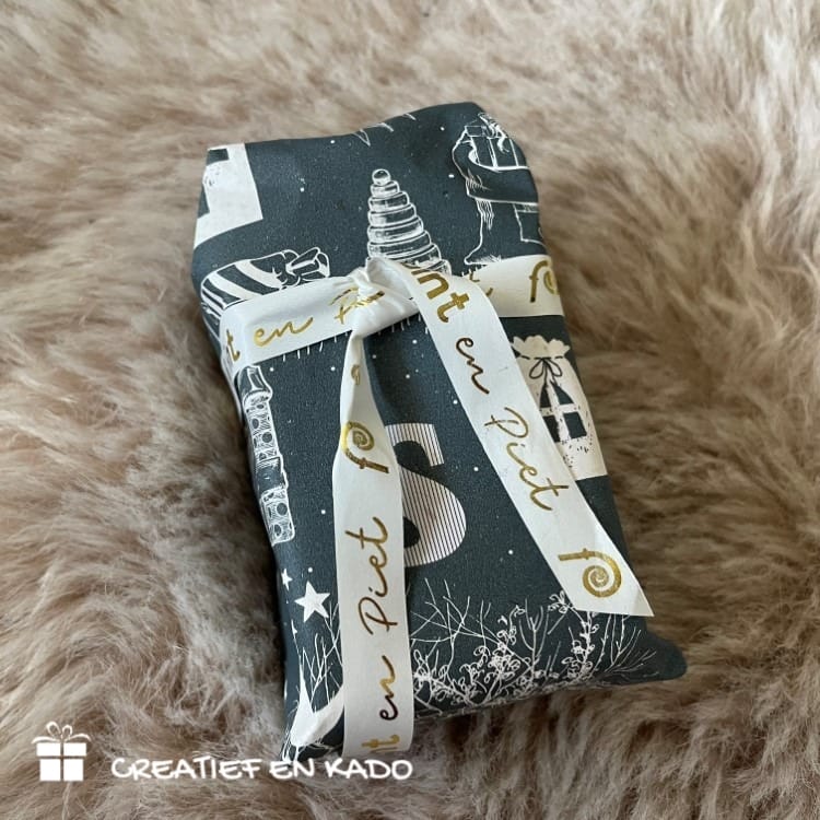 inpakpapier Sint vintage, inpakken Sinterklaas, inpakinspiratie