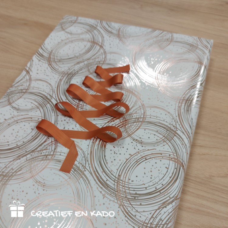 inpakpapier glitter & glamour, kadopapier chique, inpakken, inpakinspiratie, krullint kerstboom
