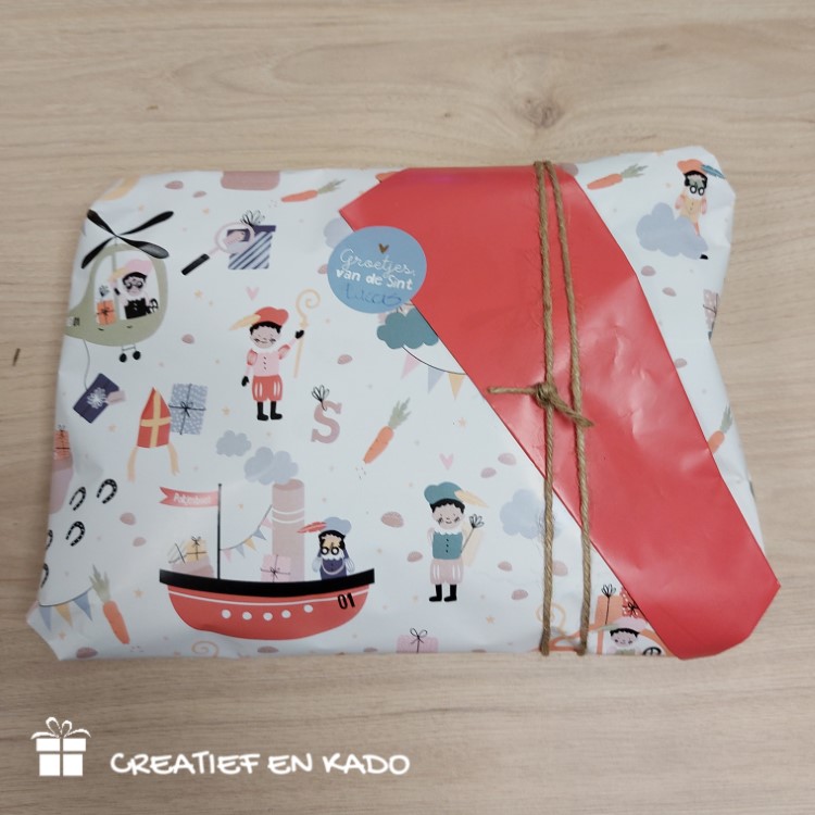 inpakpapier pakjes speurtocht, inpakken Sinterklaas, kadosticker Sinterklaas, inpakinspiratie