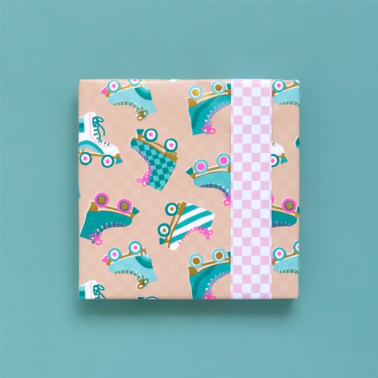 inpakpapier roller skates nude, kadopapier rolschaatsen, kadopapier meisjes, inpakken, inpakinspiratie, printje van de week