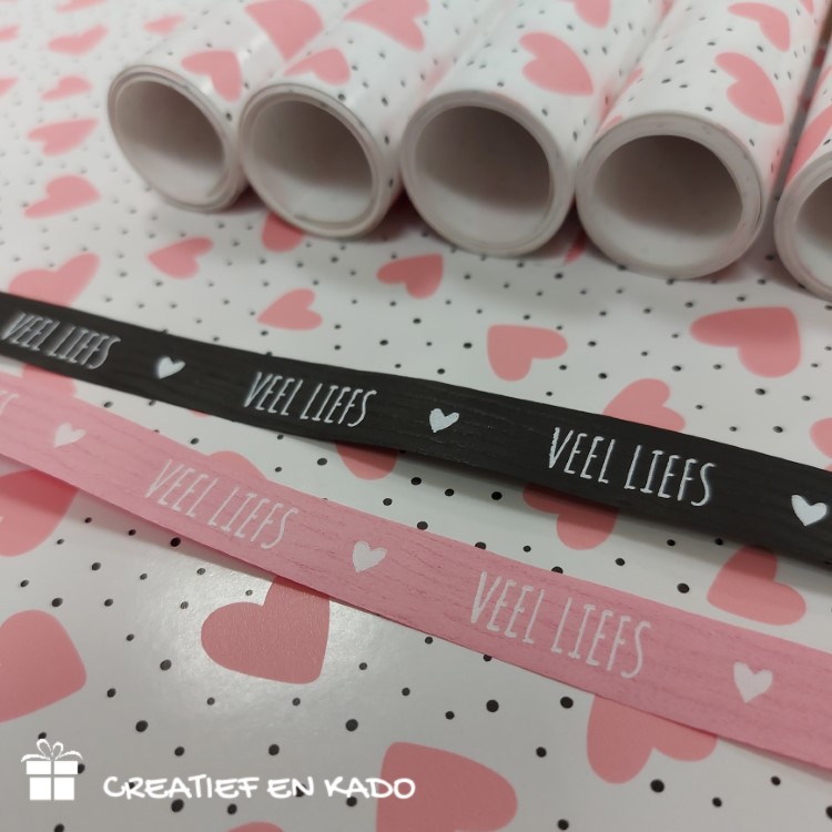 inpakpapier rose hearts, kadopapier hartjes, inpakken Valentijnsdag,