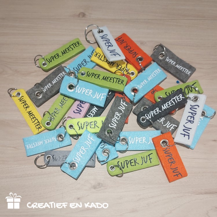 sleutelhanger juf of meester, sleutelhanger meester, vilten sleutelhangers, kado juf, kado meester