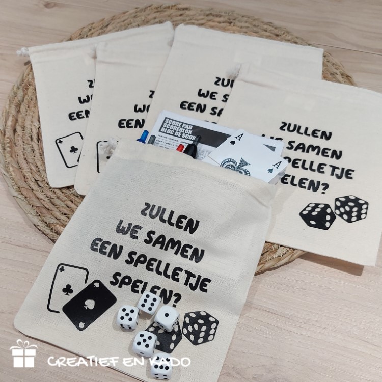 spelletjes zakje zullen we samen een spelletje doen, vakantie spelletjes, yahtzee, dobbelstenen, speelkaarten