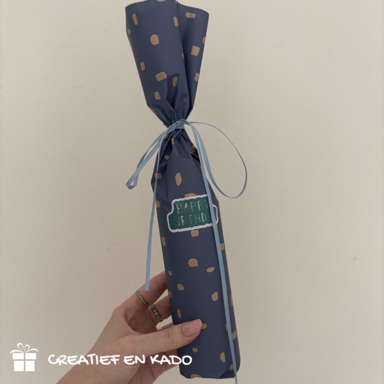 inpakpapier minimal dots, kadopaier man, kadostickers happy birthday, inpakken, inpakinspiratie