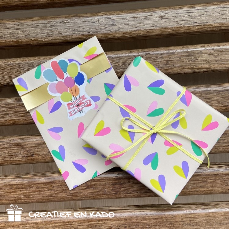 inpakpapier duo hearts, printje van de week, kadozakje duo hearts, inpakken hartjes, kadosticker balloons, kadopapier, inpakinspiratie