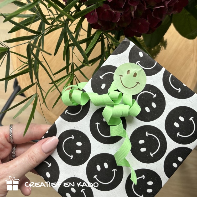 kadozakje smiley, inpakpapier smiley, inpakken, kadostickers smiley, inpakinspiratie, brandrep Noor