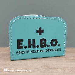 koffertje EHBO, eerste hulp bij oppassen, koffertje kado, kado opa & oma, oppas kado, kinderkoffertje