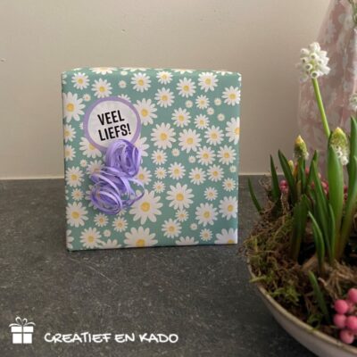 inpakpapier daisies, printje van de week, inpakken, inpakinspiratie